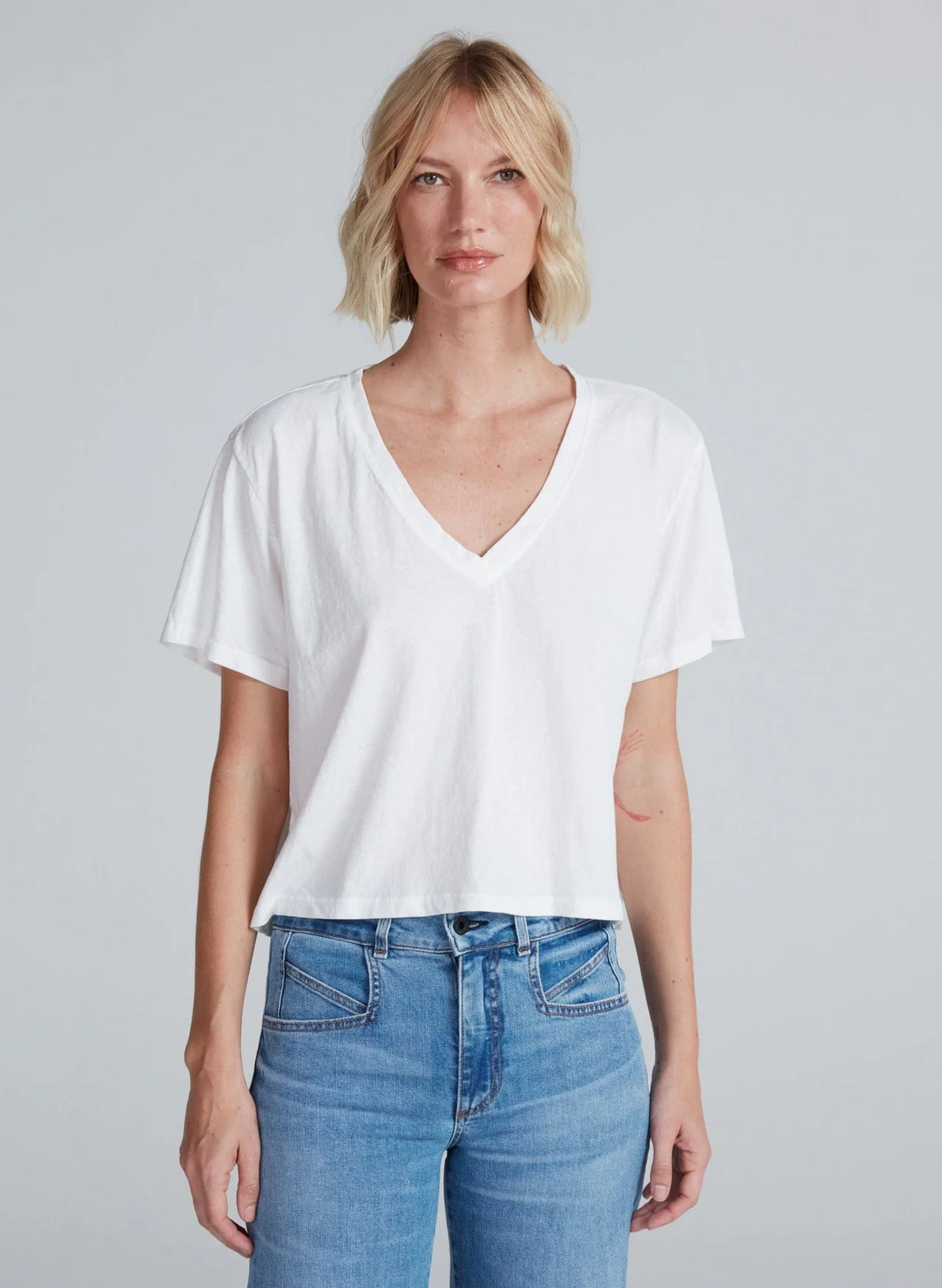 ASKK NY | Shrunken V Neck Tee in Ivory
