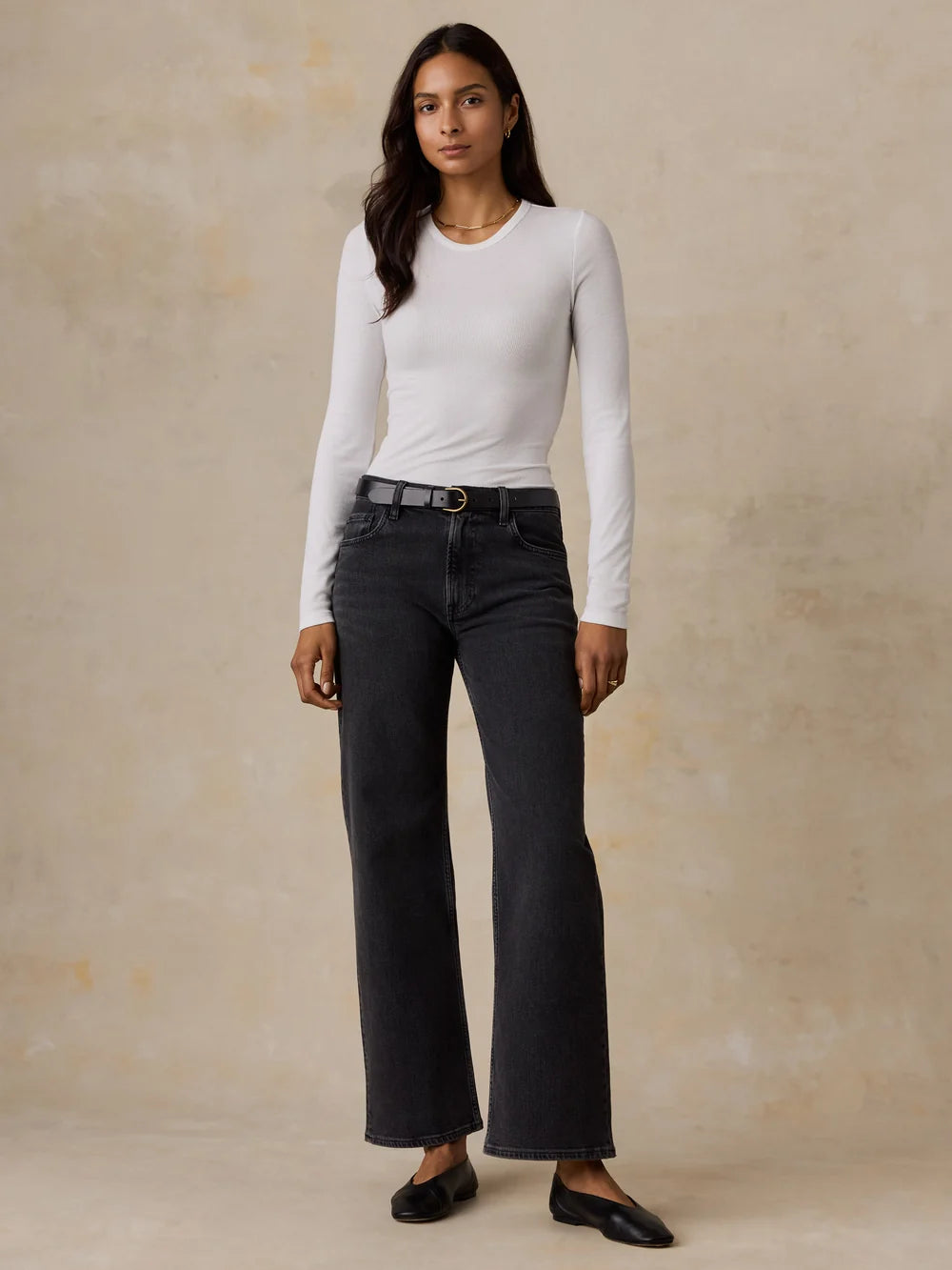Faherty | Featherweight Freestyle Layering Crew in White