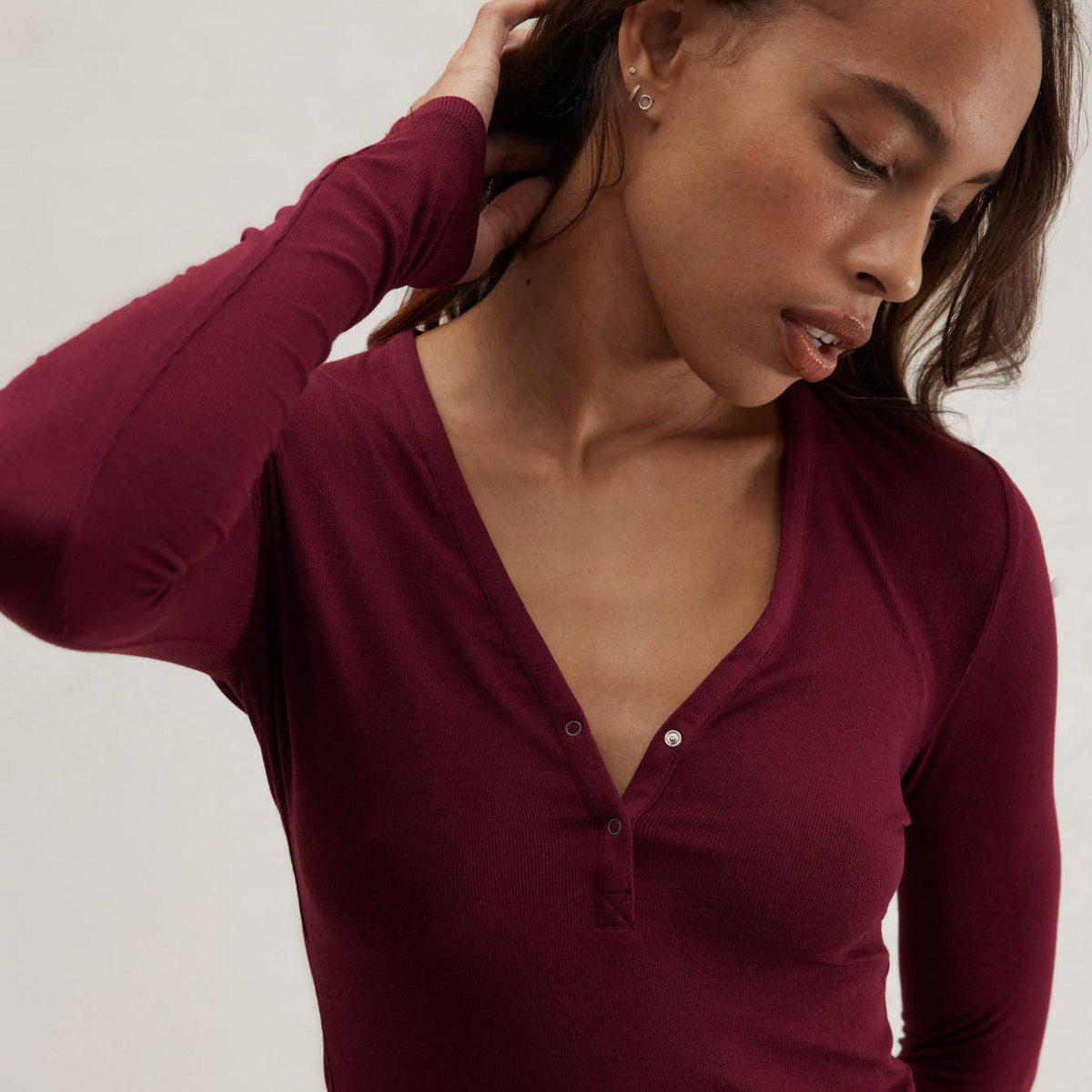 LUNYA | Soft Modal Rib V-Neck Henley in Calliope Wine
